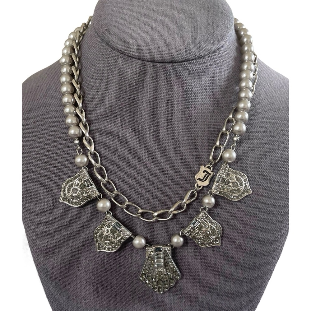 ❤️ Vintage Juicy Couture Silver Rhinestone Regal Shield Necklace